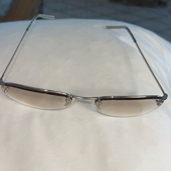 Gucci lightly tinted glasses - Picture 3 of 9